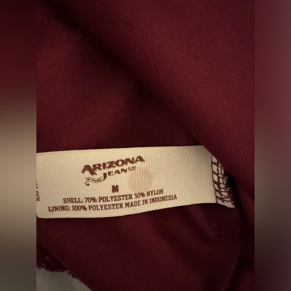 Beautiful Burgundy Lace Sleeveless Top - Picture 4 of 8